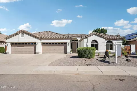 7000 W Firebird Dr, Glendale, AZ 85308