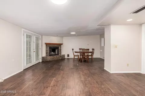 4614 E Cypress St, Phoenix, AZ 85008 photo 9