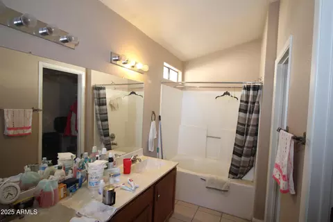 Bath - 932 E Manor Dr, Chandler, AZ 85225 photo 2 of 4