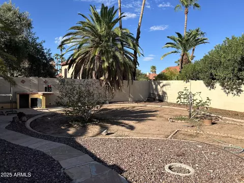 Exterior - 932 E Manor Dr, Chandler, AZ 85225 photo 4 of 5