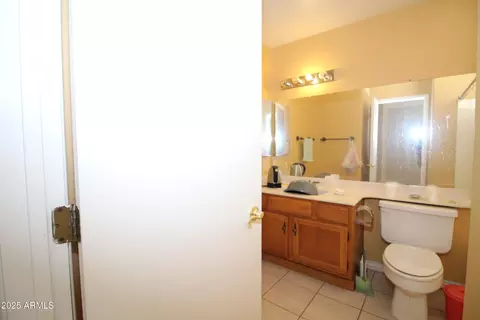 Bath - 932 E Manor Dr, Chandler, AZ 85225 photo 3 of 4