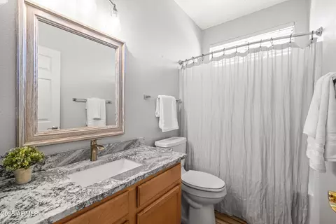 Bath - 4532 E Indigo St, Gilbert, AZ 85298 photo 4 of 4