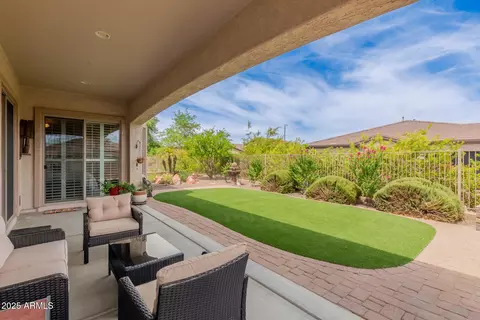 Exterior - 4556 E Carob Dr, Gilbert, AZ 85298 photo 2 of 5
