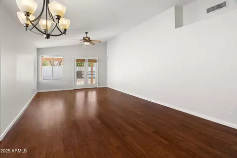 143 W Jasper Dr, Gilbert, AZ 85233 photo 4