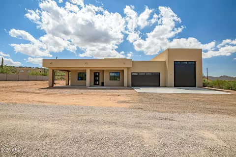 441 W Roughrider Rd, New River, AZ 85087