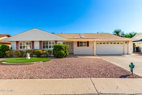 9906 W Kingswood Cir, Sun City, AZ 85351