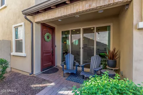 Exterior - 1683 S Wallrade Ln, Gilbert, AZ 85295 photo 3 of 6