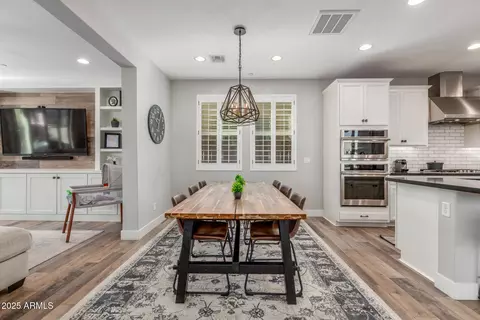 Dining - 1683 S Wallrade Ln, Gilbert, AZ 85295 photo 1 of 2