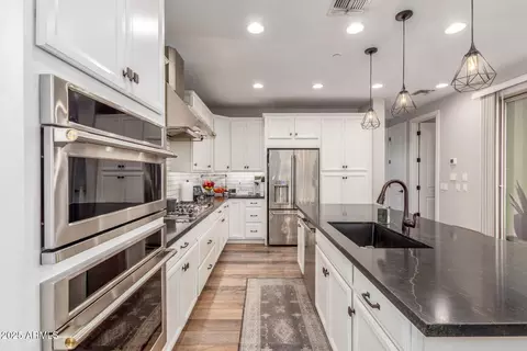 Kitchen - 1683 S Wallrade Ln, Gilbert, AZ 85295 photo 3 of 3