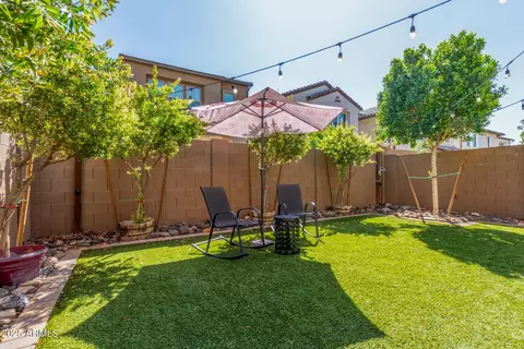Exterior - 1683 S Wallrade Ln, Gilbert, AZ 85295 photo 5 of 6