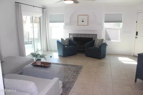 Living - 4321 E Rosemonte Dr, Phoenix, AZ 85050 photo 1 of 2