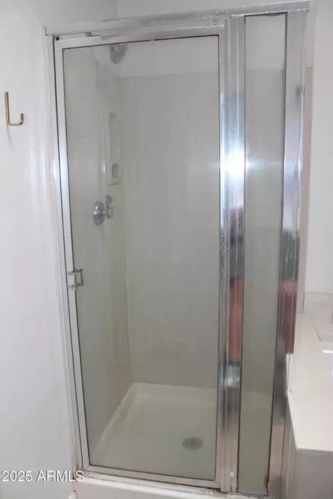 Bath - 4321 E Rosemonte Dr, Phoenix, AZ 85050 photo 2 of 7