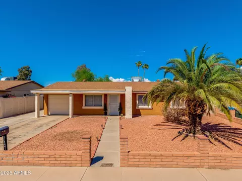 8032 W Clayton Dr, Phoenix, AZ 85033