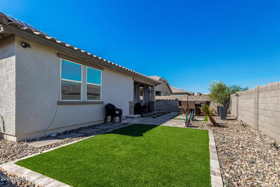 Exterior - 15240 W Latham St, Goodyear, AZ 85338 photo 10 of 13