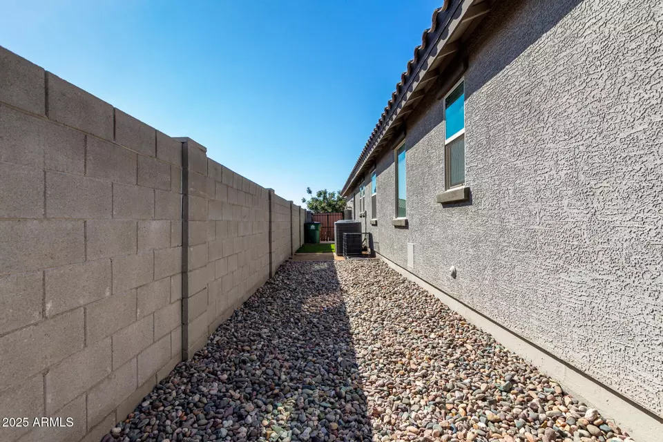 Exterior - 15240 W Latham St, Goodyear, AZ 85338 photo 9 of 13