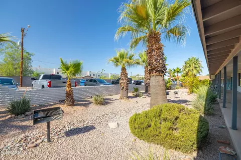 Exterior - 2011 N 51st St, Phoenix, AZ 85008 photo 6 of 13