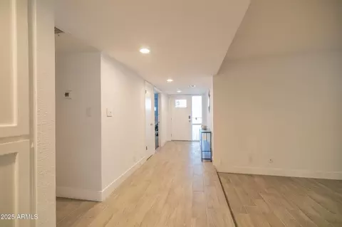 Entry Way - 2011 N 51st St, Phoenix, AZ 85008 photo 3 of 7