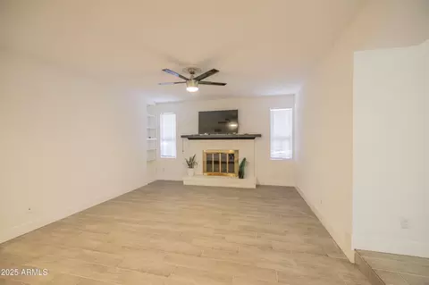 Living - 2011 N 51st St, Phoenix, AZ 85008 photo 4 of 7