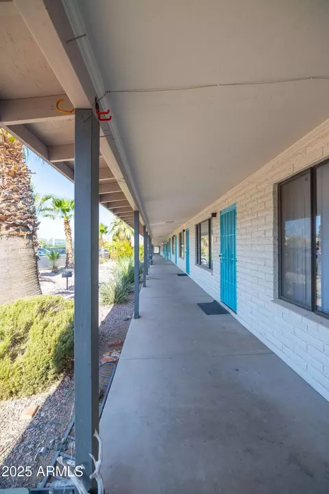 Exterior - 2011 N 51st St, Phoenix, AZ 85008 photo 4 of 13