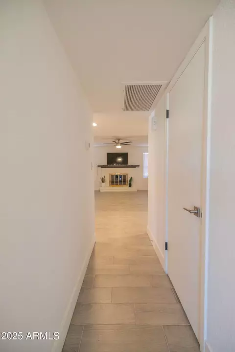 Entry Way - 2011 N 51st St, Phoenix, AZ 85008 photo 7 of 7