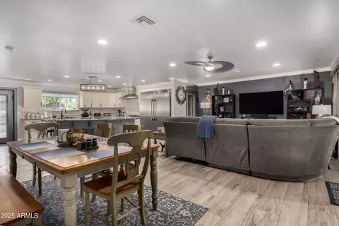 Dining - 126 E Harmont Dr, Phoenix, AZ 85020 photo 2 of 2