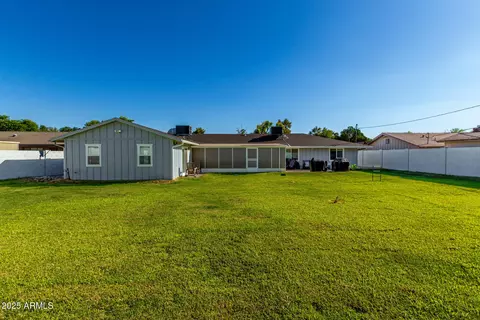 Exterior - 126 E Harmont Dr, Phoenix, AZ 85020 photo 6 of 7