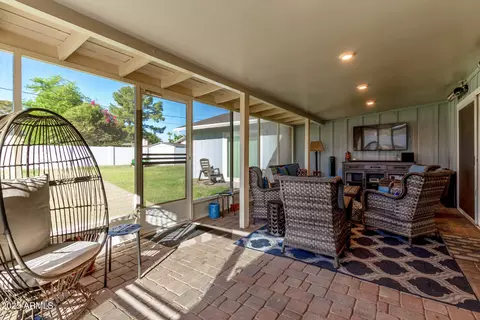 Exterior - 126 E Harmont Dr, Phoenix, AZ 85020 photo 4 of 7