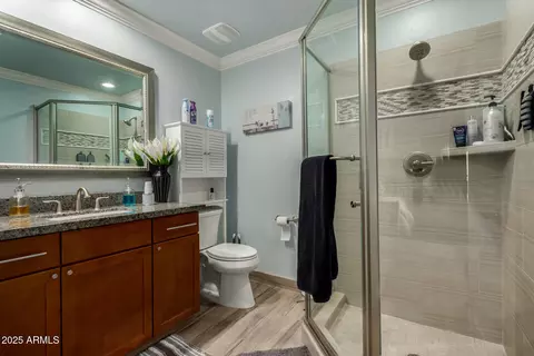 Bath - 126 E Harmont Dr, Phoenix, AZ 85020 photo 2 of 4
