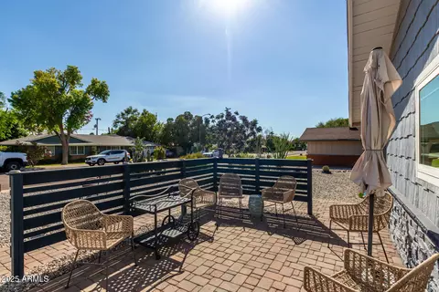 Exterior - 126 E Harmont Dr, Phoenix, AZ 85020 photo 3 of 7