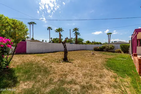 Exterior - 1101 E Oregon Ave, Phoenix, AZ 85014 photo 3 of 5