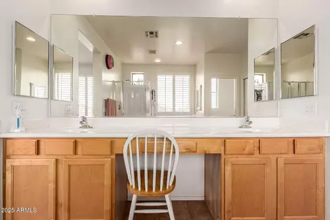 Bath - 2677 W Wayne Ln, Anthem, AZ 85086 photo 2 of 4