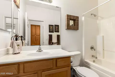 Bath - 2677 W Wayne Ln, Anthem, AZ 85086 photo 3 of 4
