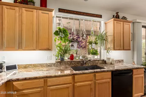 Kitchen - 2677 W Wayne Ln, Anthem, AZ 85086 photo 4 of 4