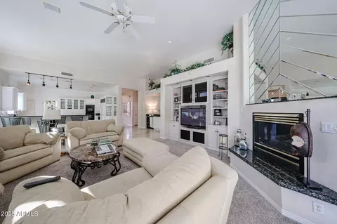 Living - 2012 E Glenn Dr, Phoenix, AZ 85020 photo 3 of 4