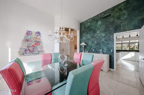 Dining - 2012 E Glenn Dr, Phoenix, AZ 85020 photo 2 of 3