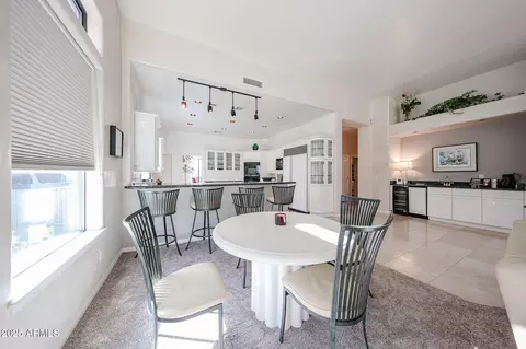Dining - 2012 E Glenn Dr, Phoenix, AZ 85020 photo 3 of 3