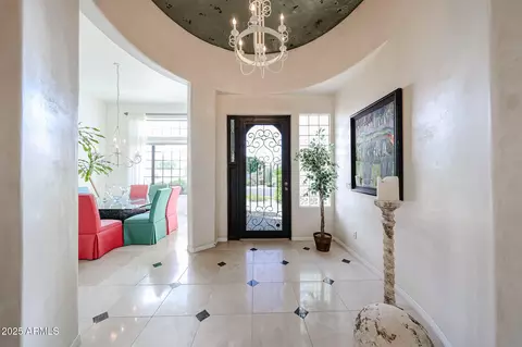 Entry Way - 2012 E Glenn Dr, Phoenix, AZ 85020 photo 1 of 2