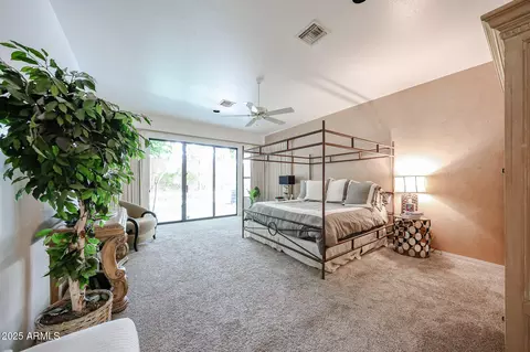 Bedroom - 2012 E Glenn Dr, Phoenix, AZ 85020 photo 1 of 5