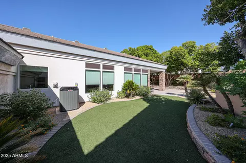 Exterior - 2012 E Glenn Dr, Phoenix, AZ 85020 photo 6 of 6