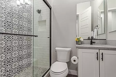Bath - 9944 E Torino Ave, Mesa, AZ 85212 photo 4 of 7