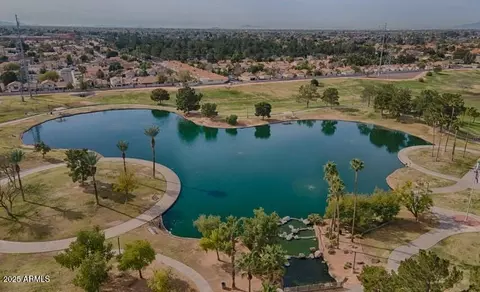 View/Area - 1002 E Hearne Way, Gilbert, AZ 85234 photo 2 of 7