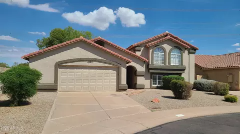 Exterior - 1002 E Hearne Way, Gilbert, AZ 85234 photo 2 of 3