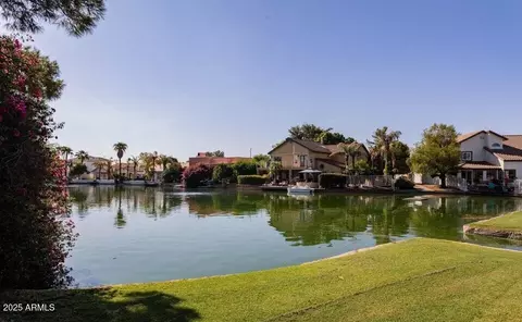 View/Area - 1002 E Hearne Way, Gilbert, AZ 85234 photo 3 of 7