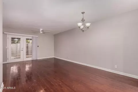 Living - 1173 E Cochise Dr, Phoenix, AZ 85020 photo 5 of 5