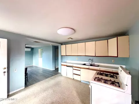 Kitchen - 2002 W Lawrence Rd, Phoenix, AZ 85015 photo 2 of 3