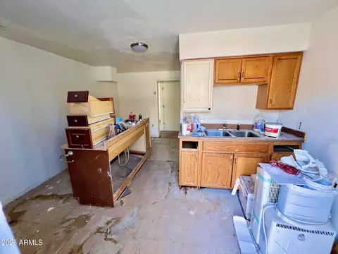 Kitchen - 2002 W Lawrence Rd, Phoenix, AZ 85015 photo 1 of 3