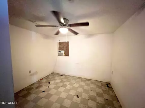 Bedroom - 2002 W Lawrence Rd, Phoenix, AZ 85015 photo 3 of 4