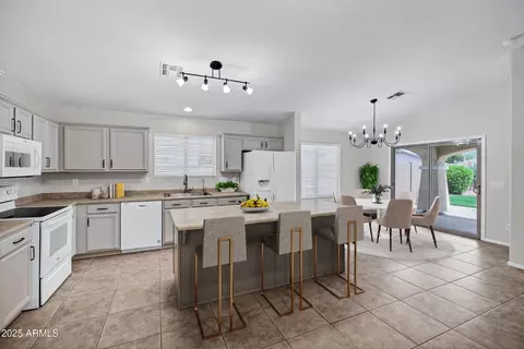 Kitchen - 2943 E Mead Dr, Gilbert, AZ 85298 photo 3 of 4
