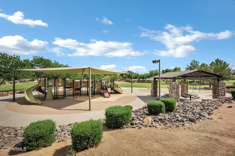 View/Area - 2943 E Mead Dr, Gilbert, AZ 85298 photo 2 of 3