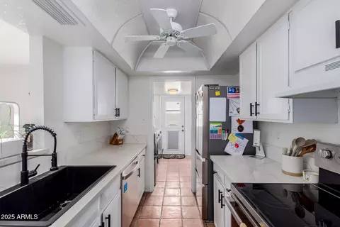 Kitchen - 1175 E Belmont Ave, Phoenix, AZ 85020 photo 1 of 3